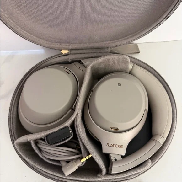 Sonynoise cancellation headphones